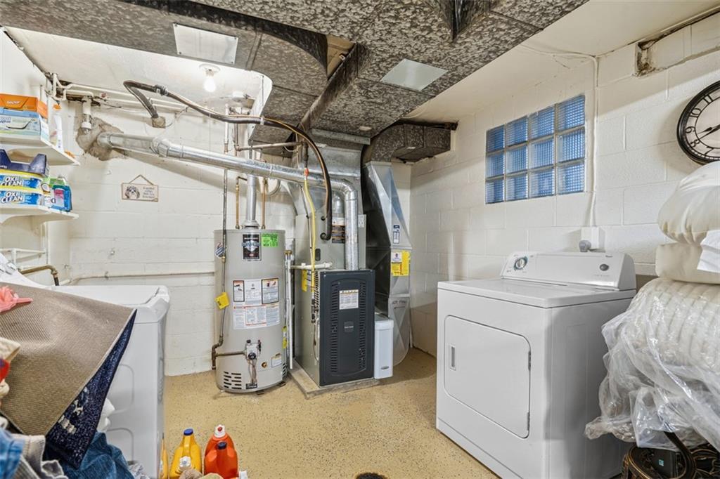 5301 Ranchview Drive Pittsburgh, PA 15236 - Photo 26 of 44 a utility room with dryer and washer