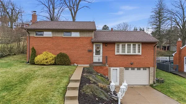 $300,000 | 5301 Ranchview Drive, Pittsburgh, PA 15236