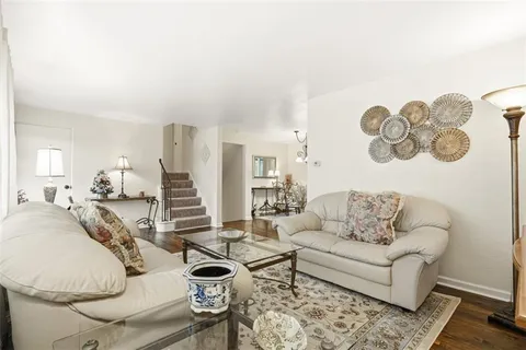 $300,000 | 5301 Ranchview Drive, Pittsburgh, PA 15236