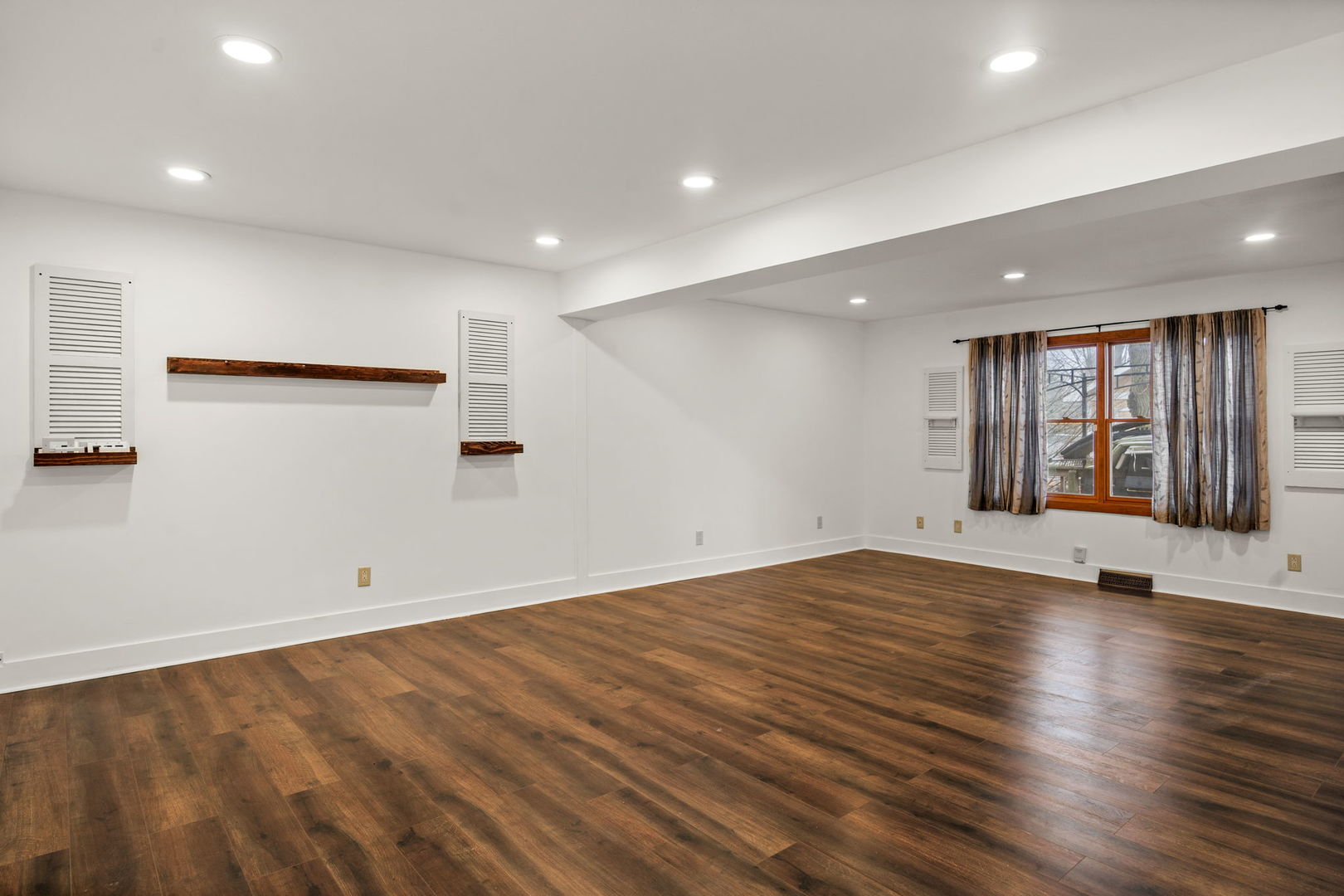 235 Ridge Drive DeKalb, IL 60115 - Photo 3 of 14