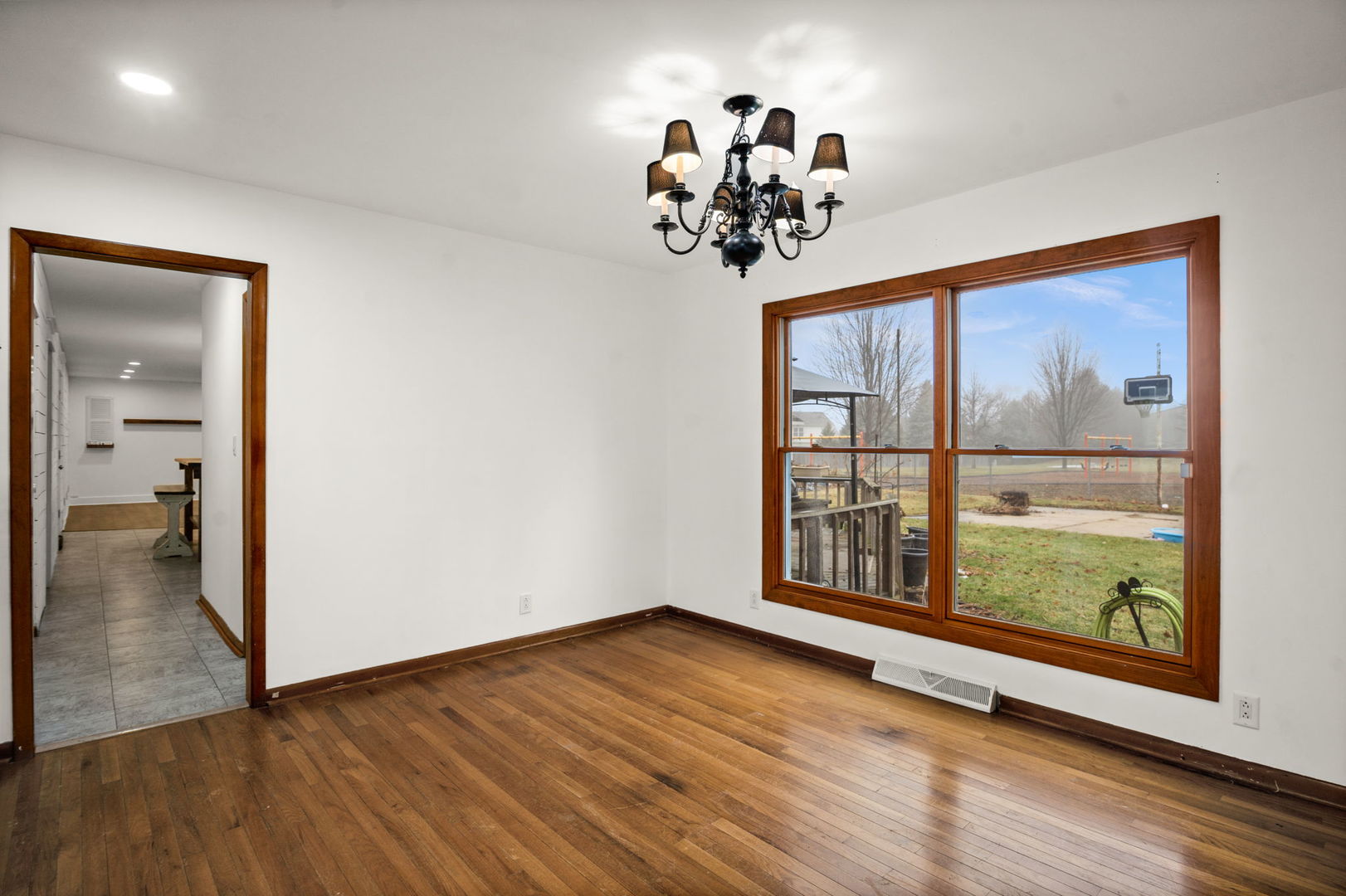 235 Ridge Drive DeKalb, IL 60115 - Photo 8 of 14