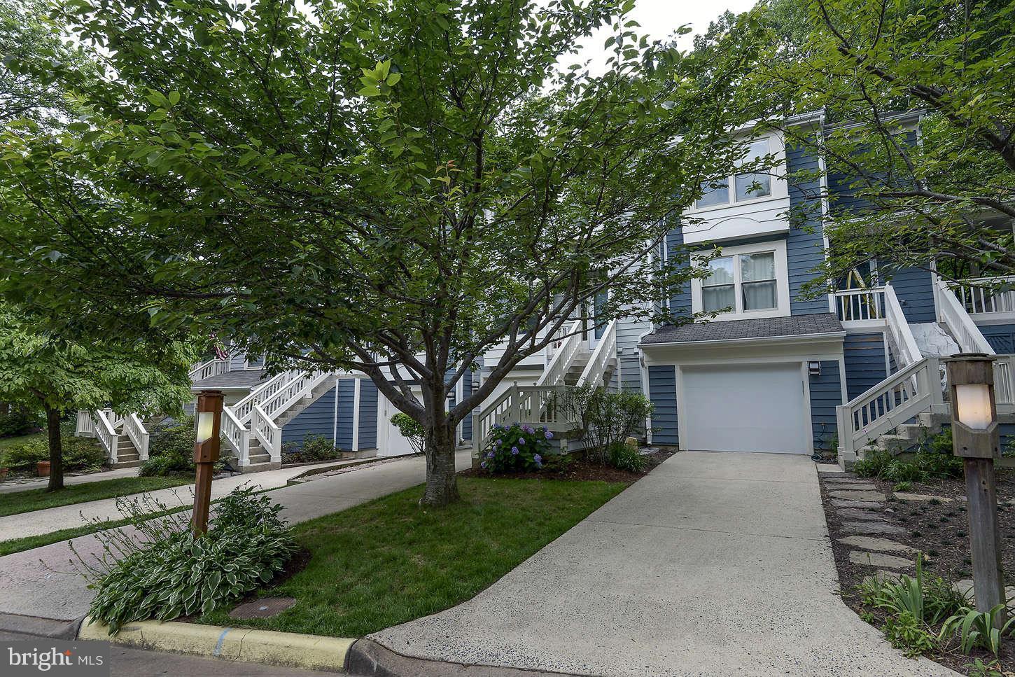 1611 Oak Spring Way Reston, VA 20190 - Photo 2 of 29 Exterior Front