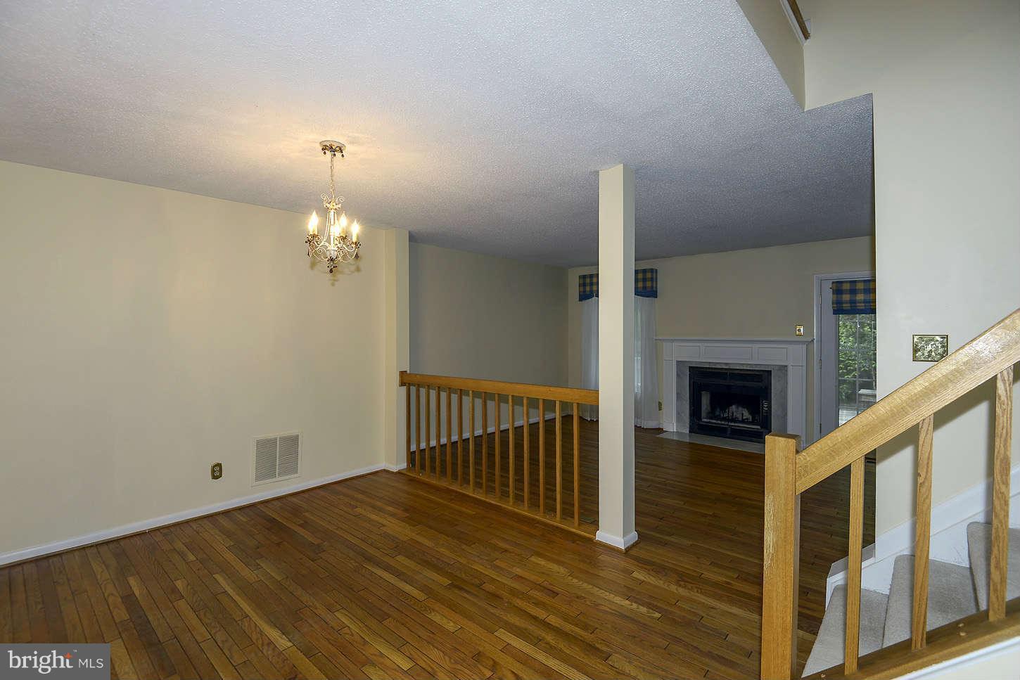 1611 Oak Spring Way Reston, VA 20190 - Photo 11 of 29 Interior General