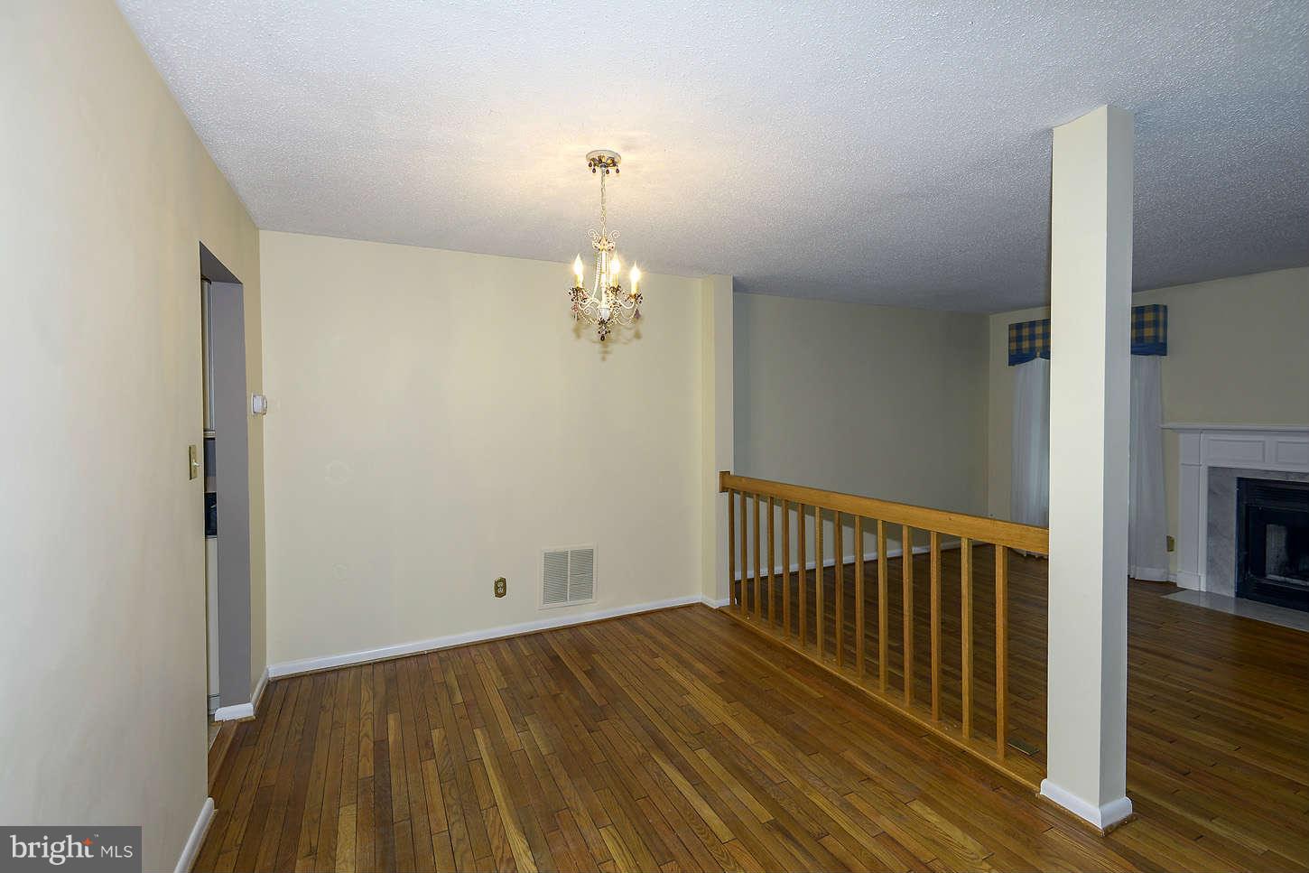 1611 Oak Spring Way Reston, VA 20190 - Photo 12 of 29 Interior General