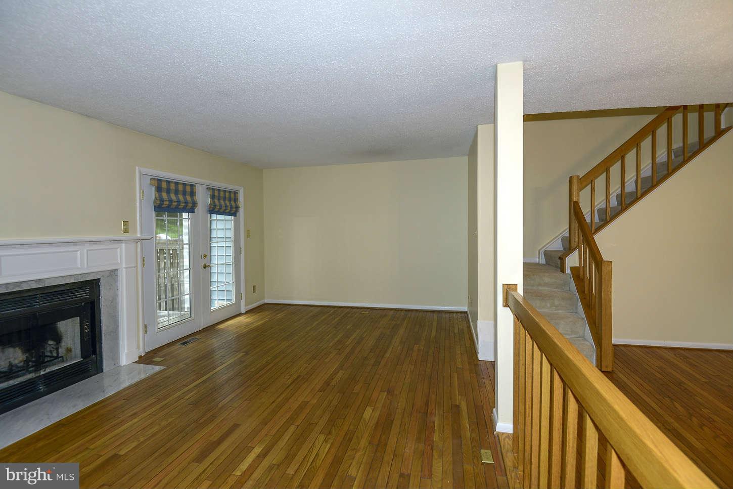1611 Oak Spring Way Reston, VA 20190 - Photo 15 of 29 Family Room