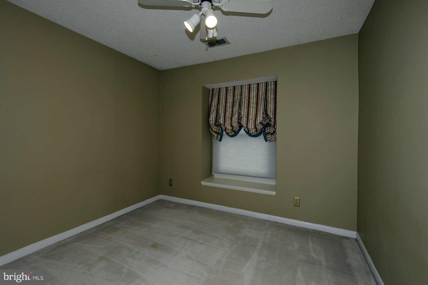 1611 Oak Spring Way Reston, VA 20190 - Photo 16 of 29 Bedroom