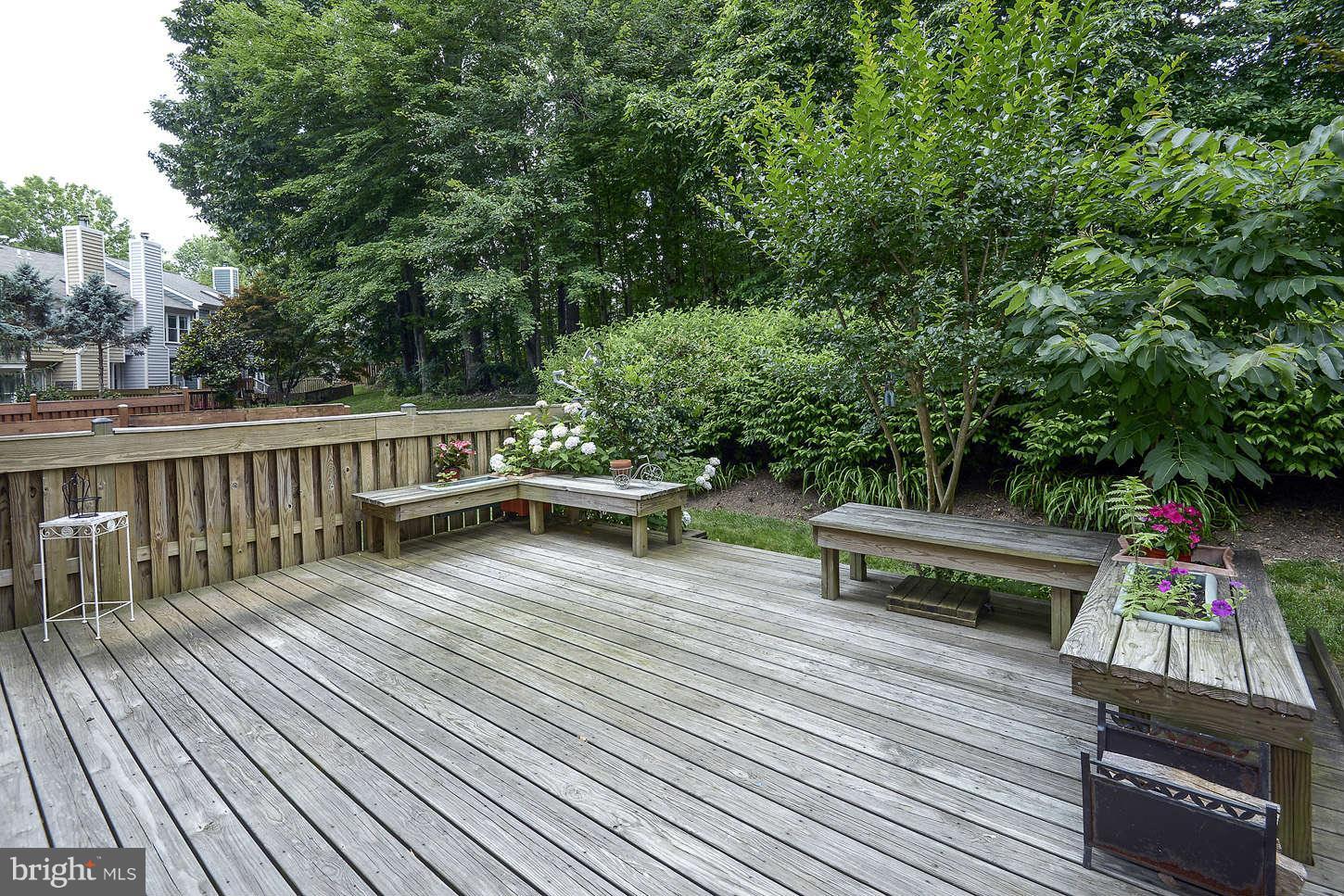 1611 Oak Spring Way Reston, VA 20190 - Photo 26 of 29 Exterior Rear