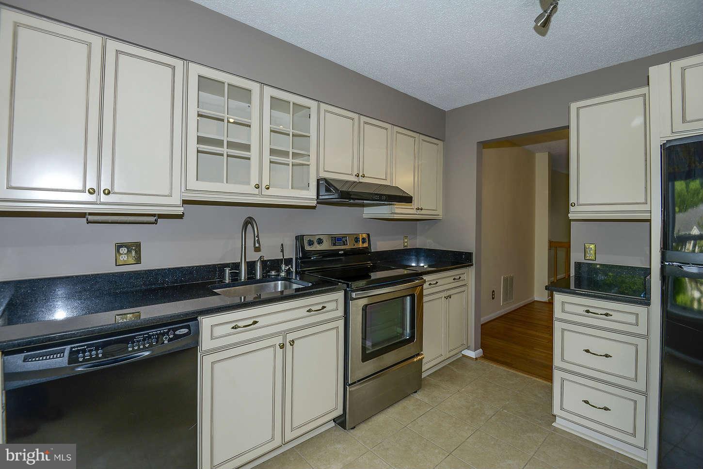1611 Oak Spring Way Reston, VA 20190 - Photo 7 of 29 Kitchen