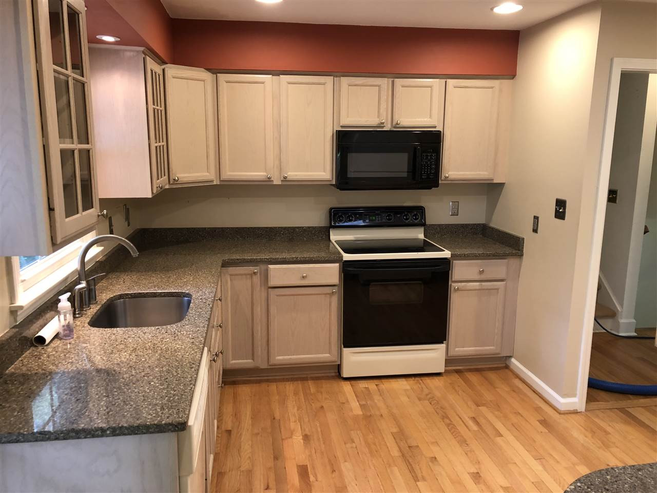 709 Dartmouth Road Raleigh, NC 27609 - Photo 7 of 25 Self Cleaning electric range, microwave, dishwasher, hardwoods floors Kitchen - Granite Countertops