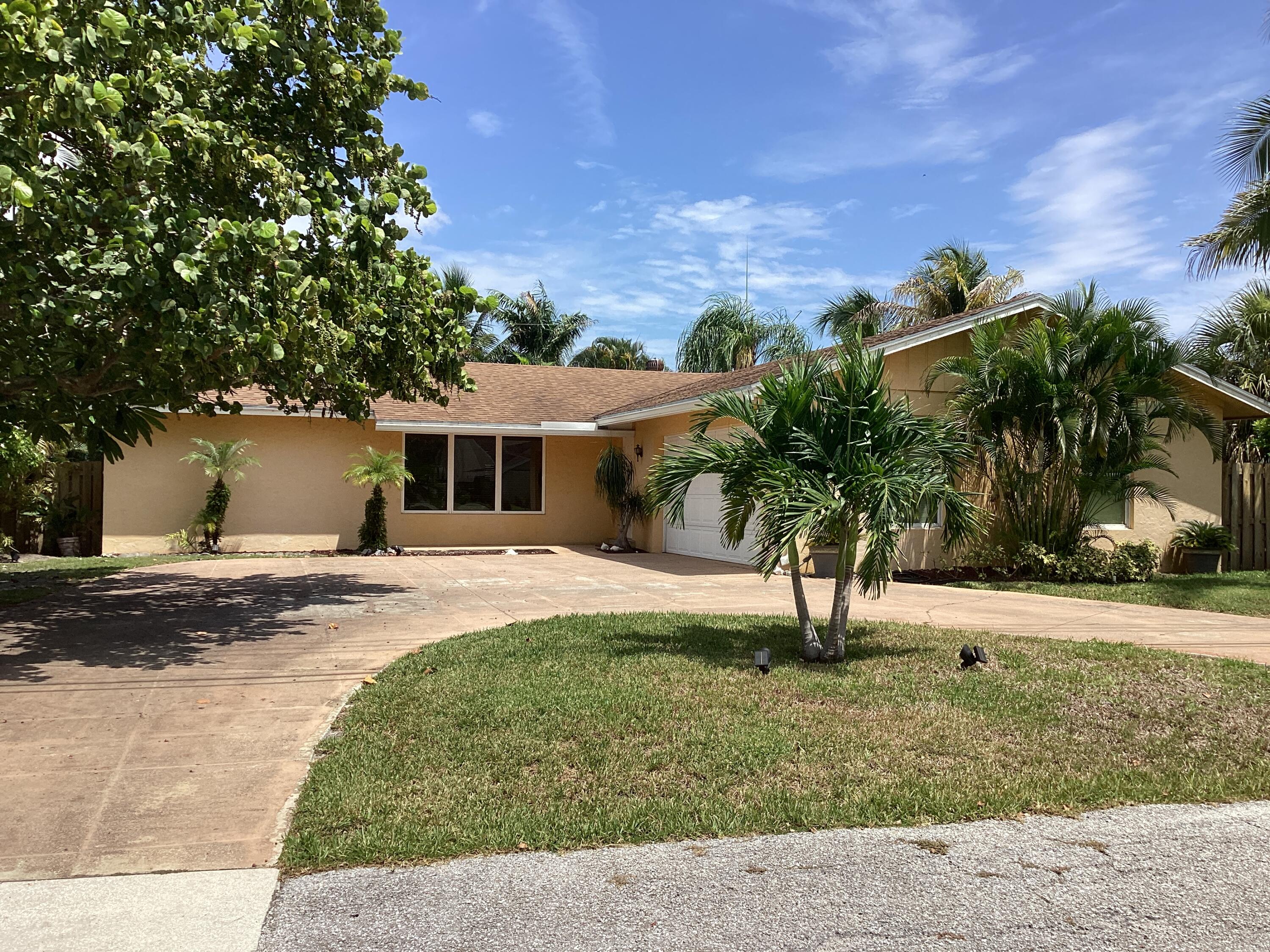 5159 Center Street Jupiter, FL 33458 - Photo 2 of 40 IMG_0558