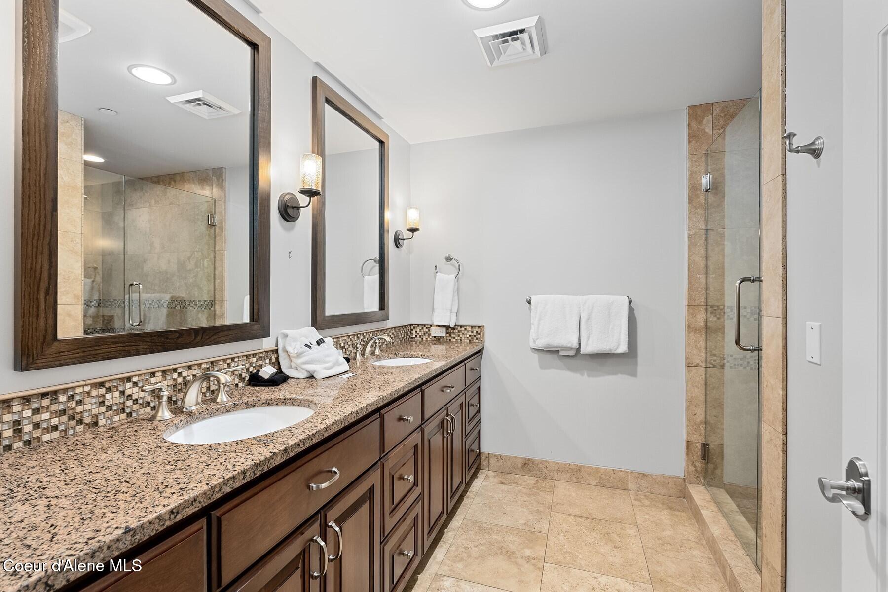 606 Sandpoint Avenue Sandpoint, ID 83864 - Photo 40 of 58 Guest En Suite 2