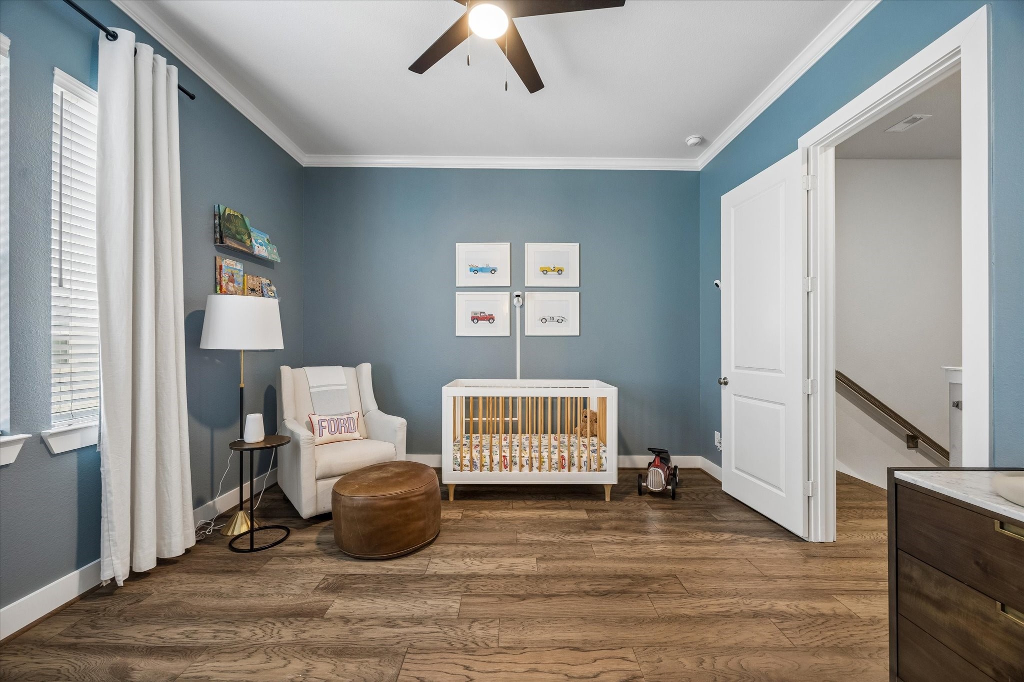 1309 West 24th Street, Unit B Houston, TX 77008 - Photo 16 of 22 This secondary bedroom on the 3rd floor has hardwood flooring as do the stairs and hallway. No carpet upstairs like many of the other homes in the complex.
