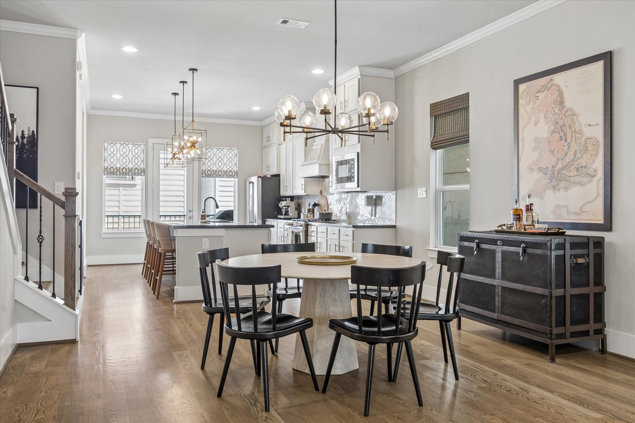 1309 West 24th Street, Unit B Houston, TX 77008 - Photo 8 of 22 Spacious dining area off the kitchen.
