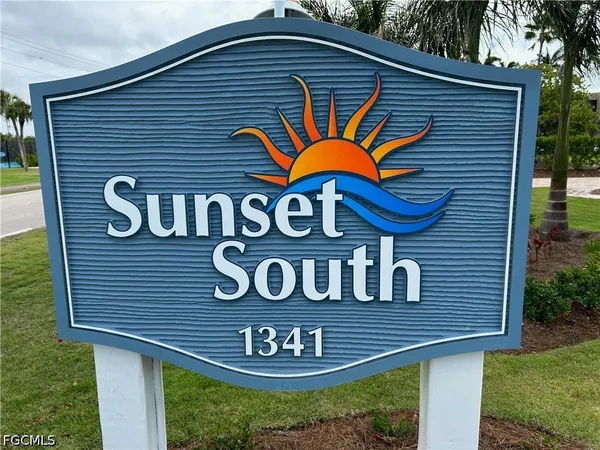 $785,000 | 1341 Middle Gulf Drive, Unit 1A, Sanibel, FL 33957
