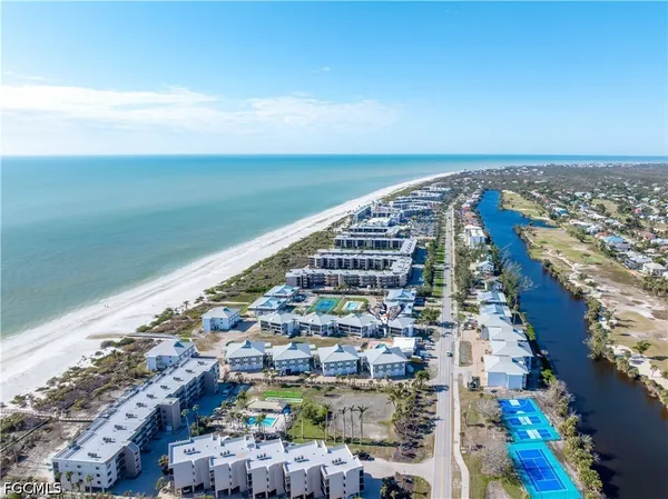 $785,000 | 1341 Middle Gulf Drive, Unit 1A, Sanibel, FL 33957
