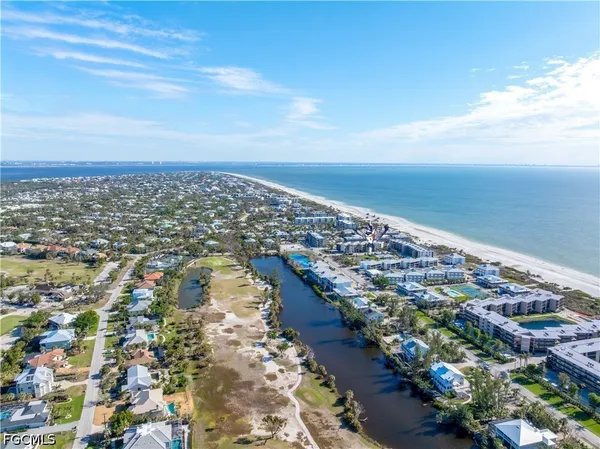 $785,000 | 1341 Middle Gulf Drive, Unit 1A, Sanibel, FL 33957
