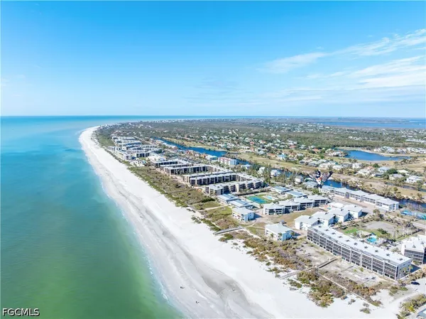 $785,000 | 1341 Middle Gulf Drive, Unit 1A, Sanibel, FL 33957