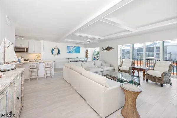 $785,000 | 1341 Middle Gulf Drive, Unit 1A, Sanibel, FL 33957