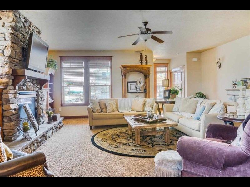 2806 Sunset View Lane Spokane, WA 99208 - Photo 3 of 17