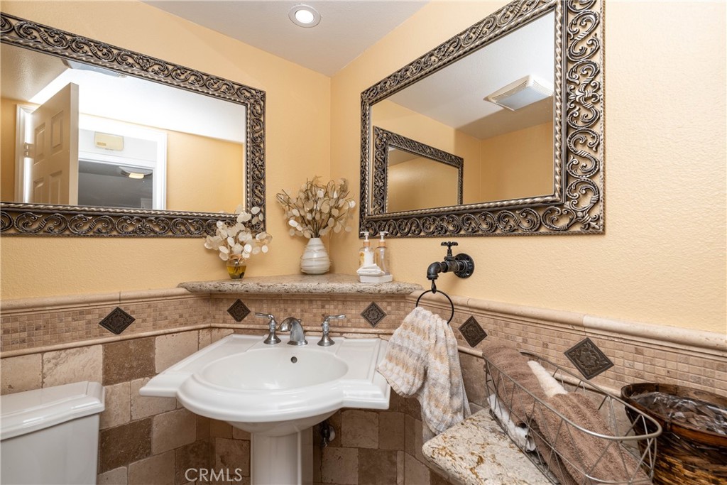 1609 Fairview Drive Corona, CA 92878 - Photo 8 of 44