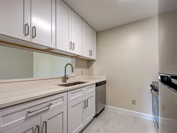 $1,800 | 4008 Crockers Lake Boulevard, Unit 22, Sarasota, FL 34238