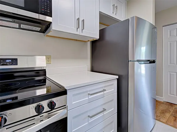 $1,800 | 4008 Crockers Lake Boulevard, Unit 22, Sarasota, FL 34238