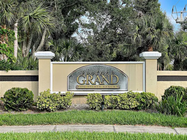 $1,900 | 4008 Crockers Lake Boulevard, Unit 22, Sarasota, FL 34238