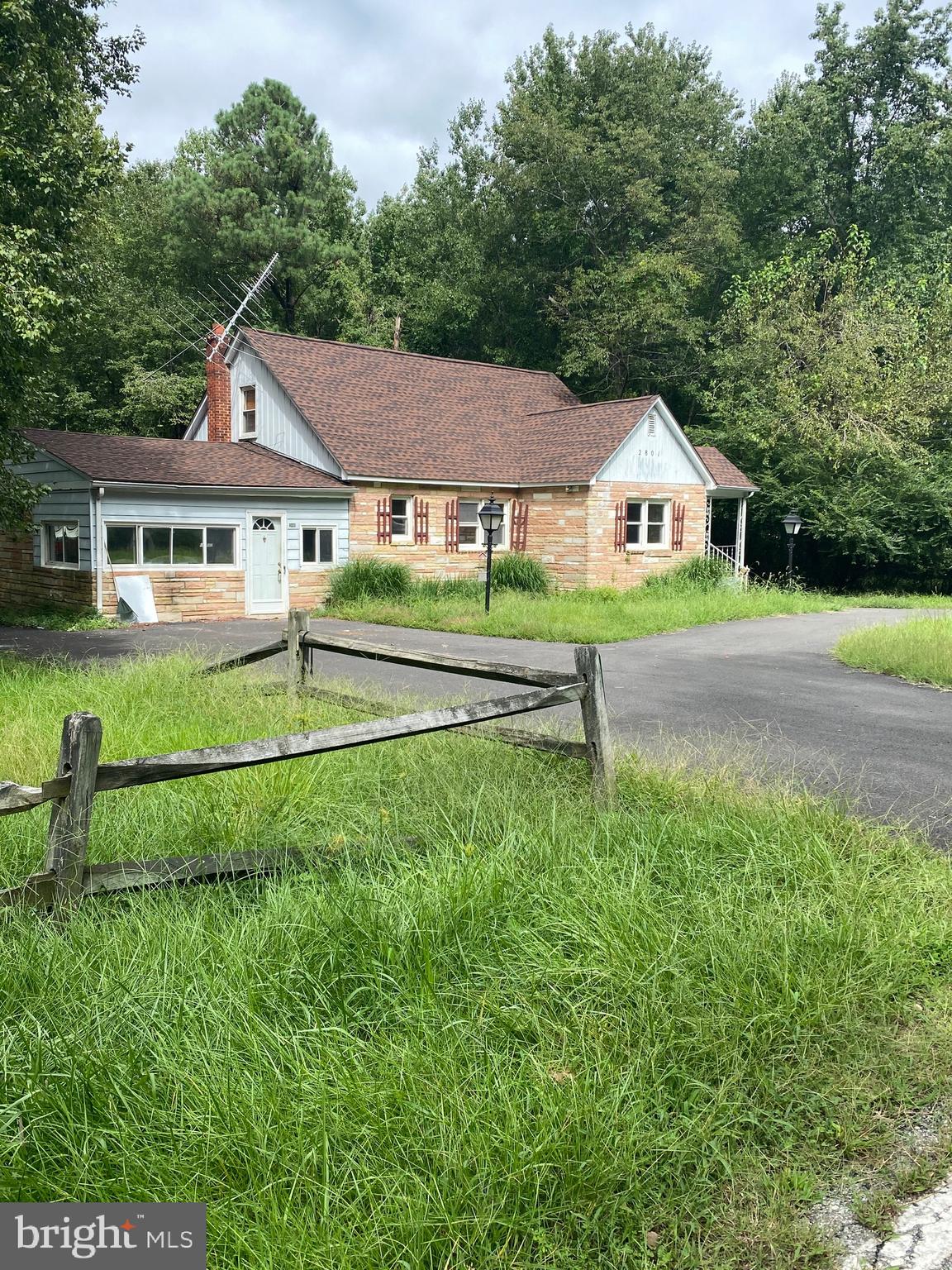 2801 Marshall Hall Road Accokeek, MD 20607 - Photo 1 of 13 Newer paved circular driveway