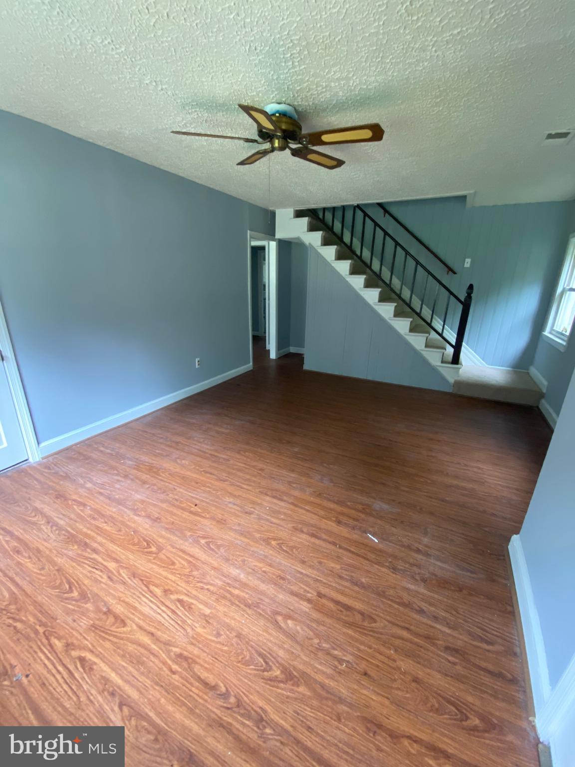 2801 Marshall Hall Road Accokeek, MD 20607 - Photo 2 of 13 Living room