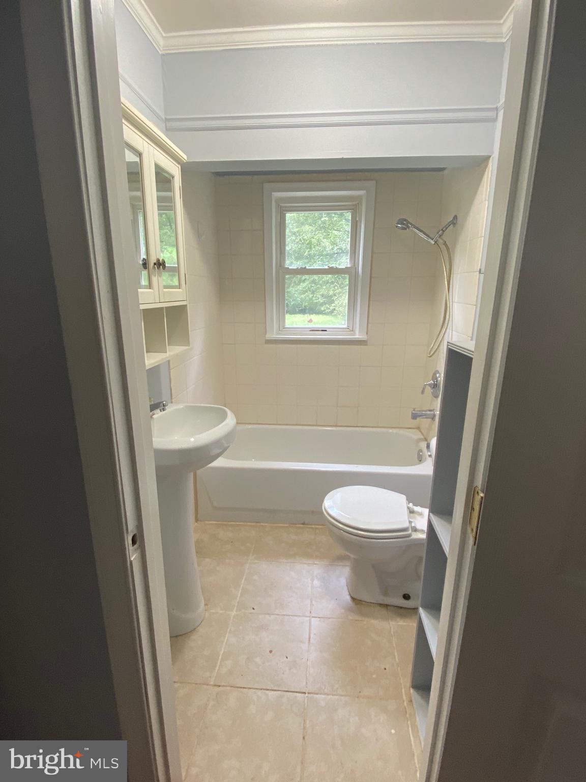 2801 Marshall Hall Road Accokeek, MD 20607 - Photo 7 of 13 Full bathroom 1st floor