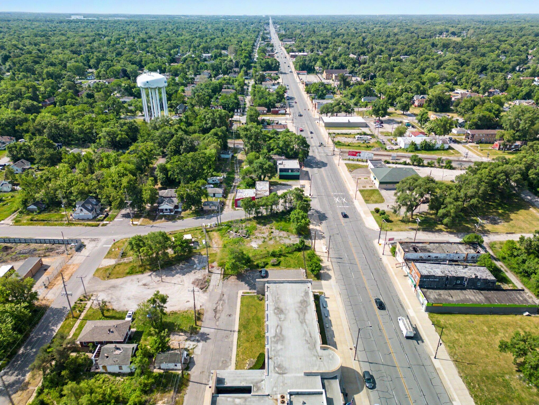 3989 Broadway Gary, IN 46409 - Photo 1 of 12 2038x1529