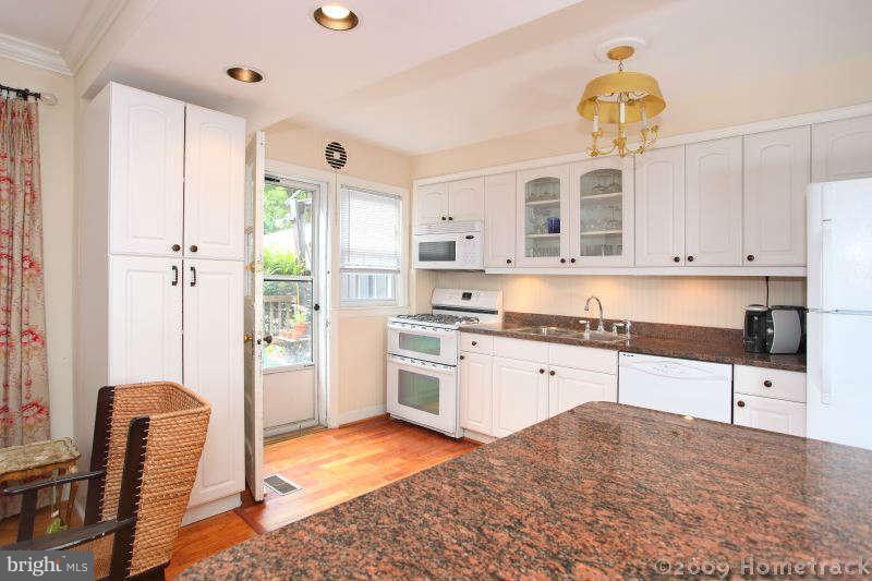 7230 Lanark Road Baltimore, MD 21212 - Photo 8 of 29 Kitchen