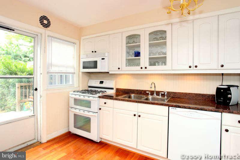 7230 Lanark Road Baltimore, MD 21212 - Photo 9 of 29 Kitchen