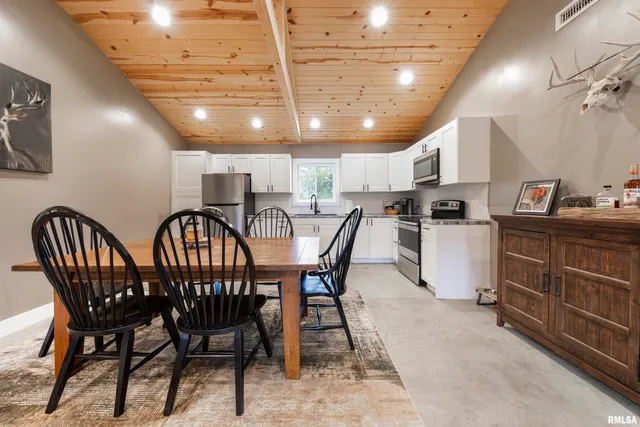 $875,000 | 16491 South Wieland Road, Glasford, IL 61533