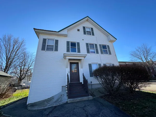 $1,549 | 62 Ferry Street, Unit 3, Manchester, NH 03102