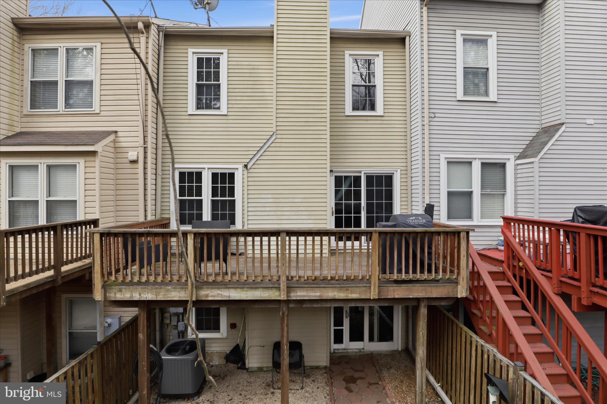 7211 Squirrel Run Court Springfield, VA 22152 - Photo 6 of 12