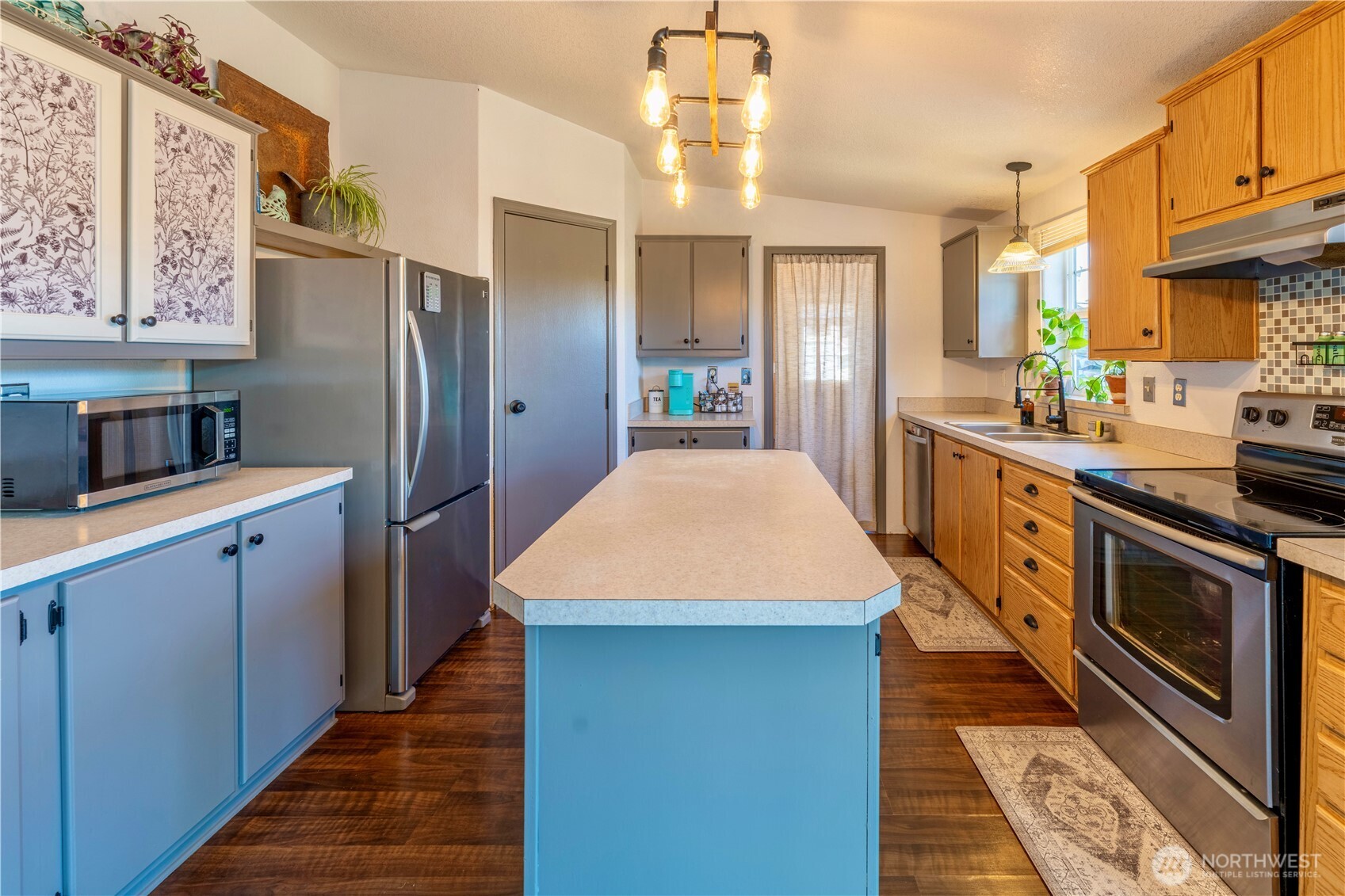 1694 West Courtney Road Port Angeles, WA 98363 - Photo 12 of 32 Gallery Image 12