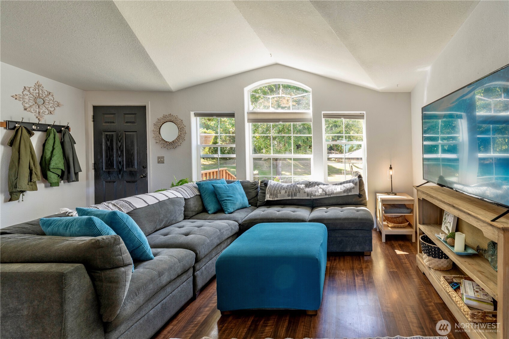 1694 West Courtney Road Port Angeles, WA 98363 - Photo 5 of 32 Gallery Image 5
