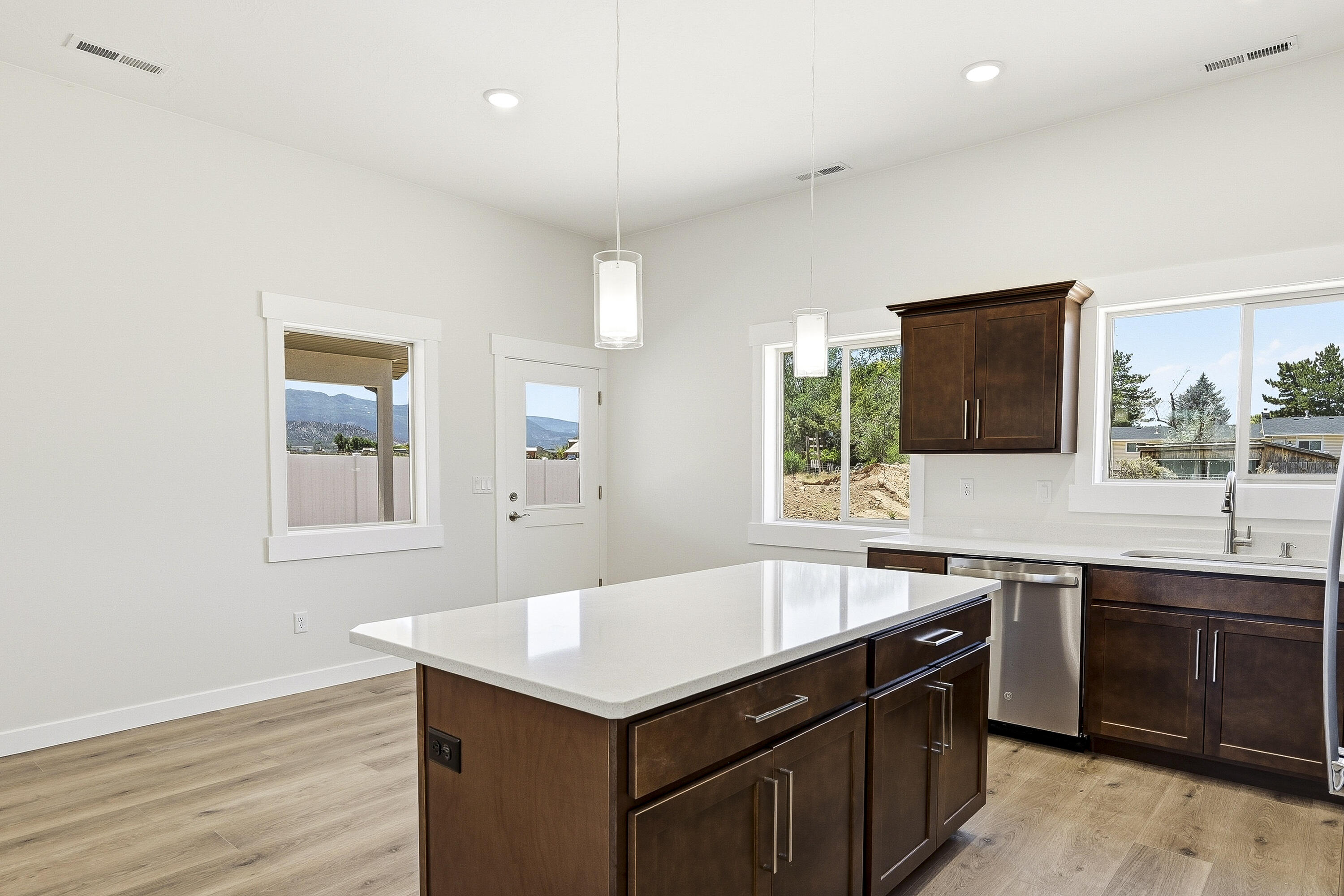 3887 North Hawks Landing Loop Cedar City, UT 84721 - Photo 15 of 46 3887 N Hawk Landing-24
