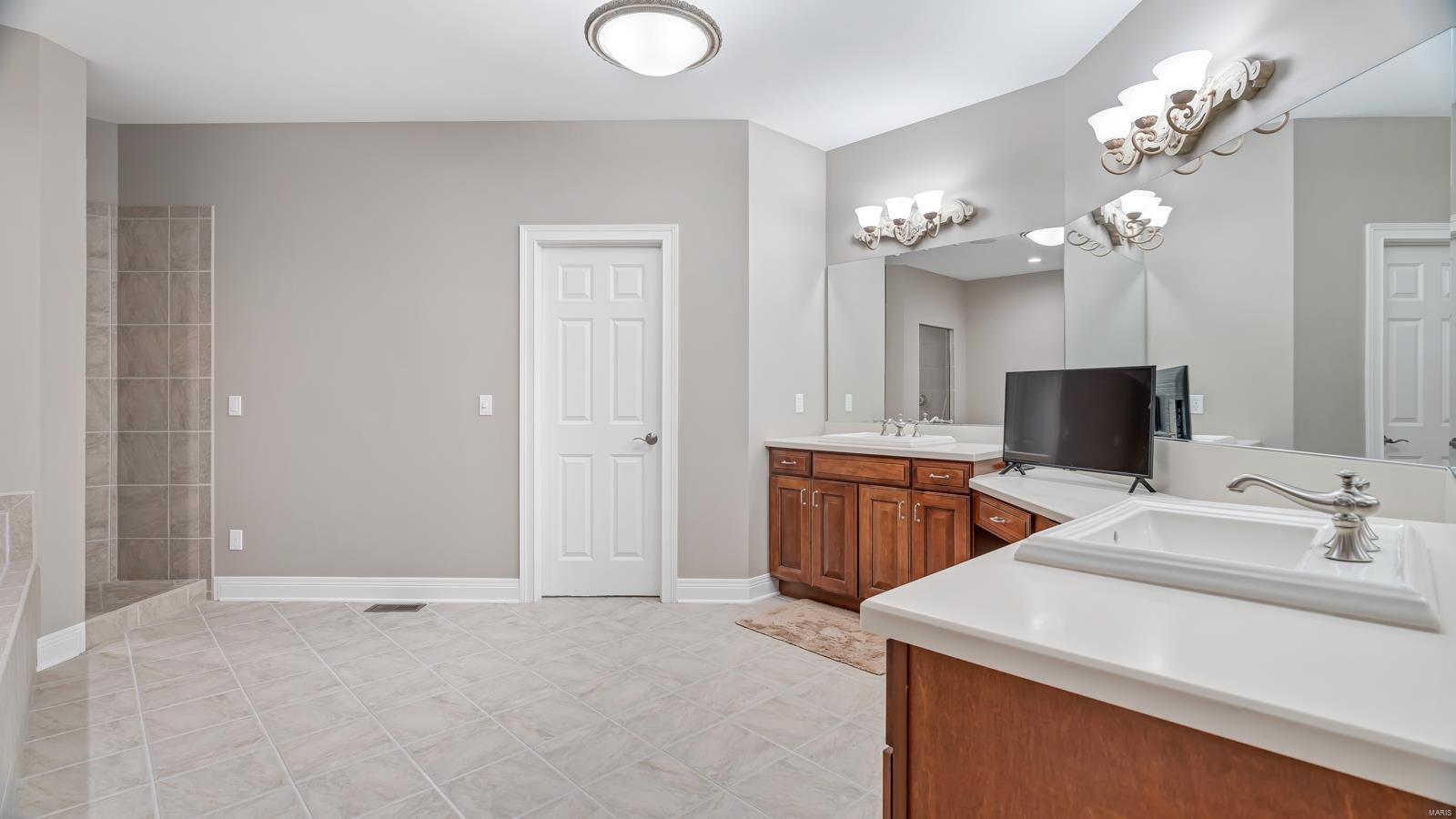 46 Old Belle Monte Road Chesterfield, MO 63017 - Photo 15 of 42