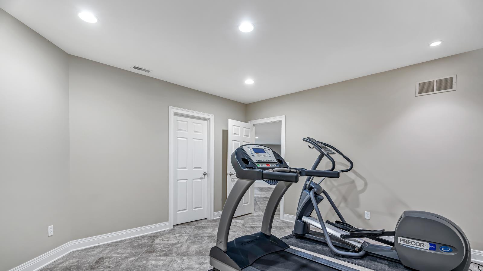 46 Old Belle Monte Road Chesterfield, MO 63017 - Photo 38 of 42