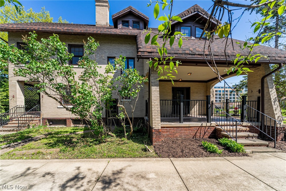 2170 South Overlook Road Cleveland Heights, OH 44106 - Photo 3 of 50 Gallery Image 3