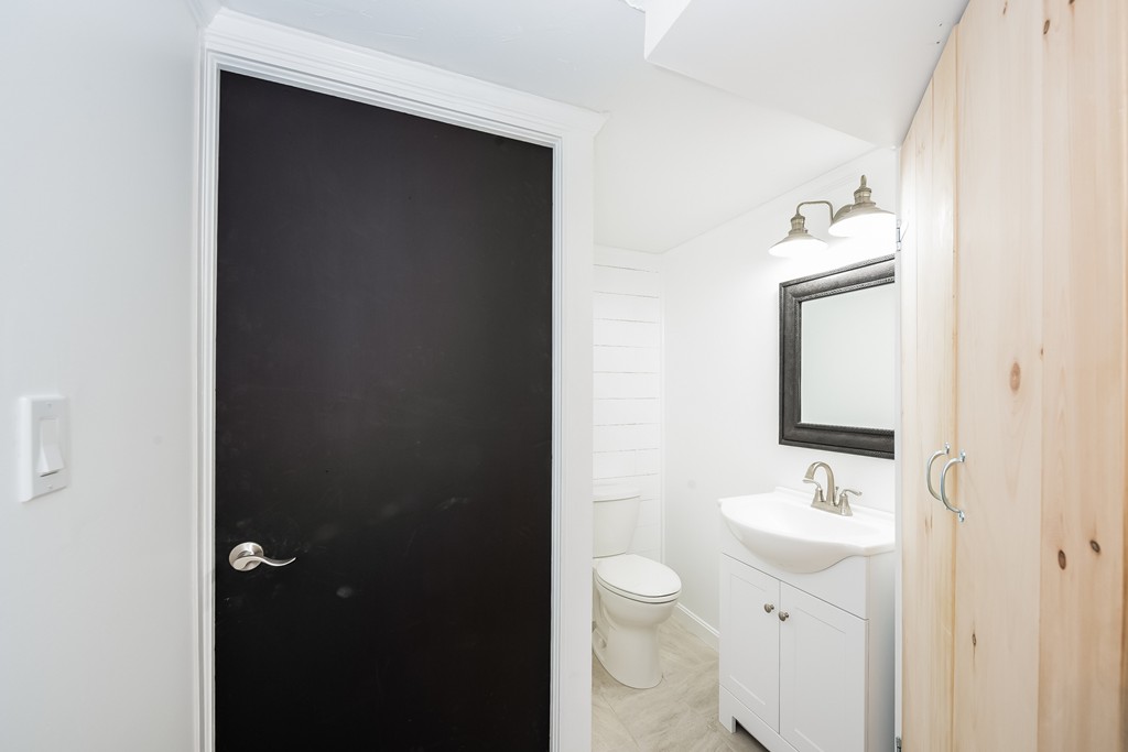 34 Ledgebrook Road Weymouth, MA 02190 - Photo 11 of 23 Gallery Image 11
