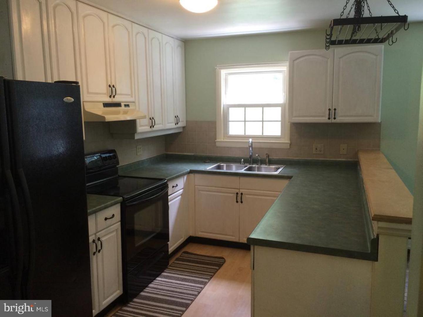 216 Old State Road Boyertown, PA 19512 - Photo 11 of 19 Kitchen