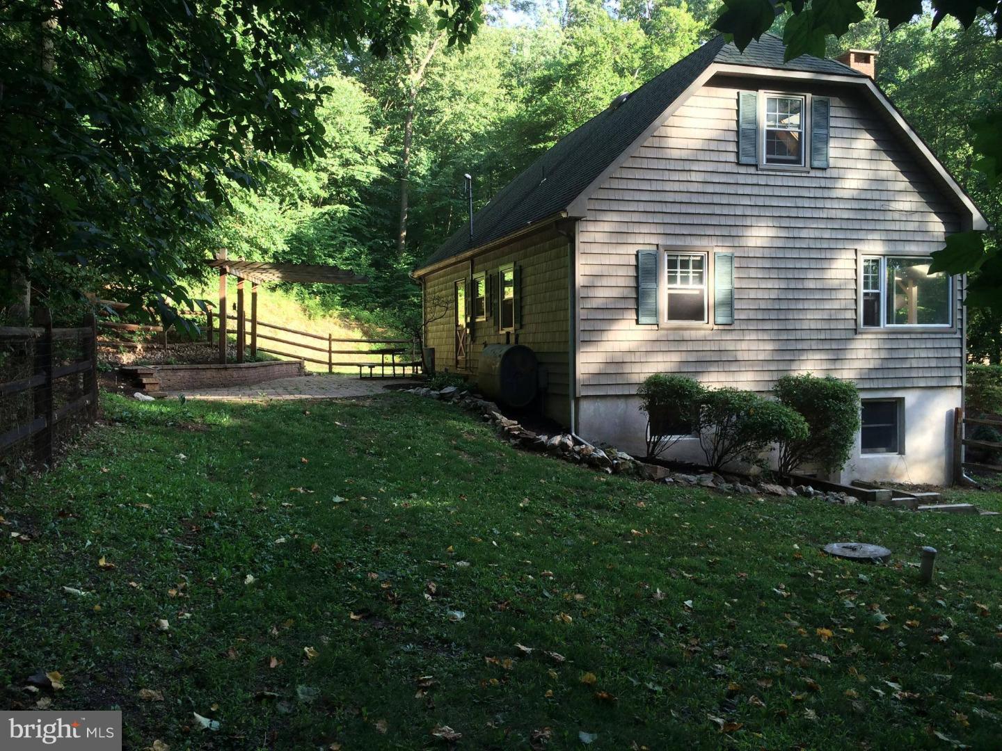216 Old State Road Boyertown, PA 19512 - Photo 3 of 19 Side Yard