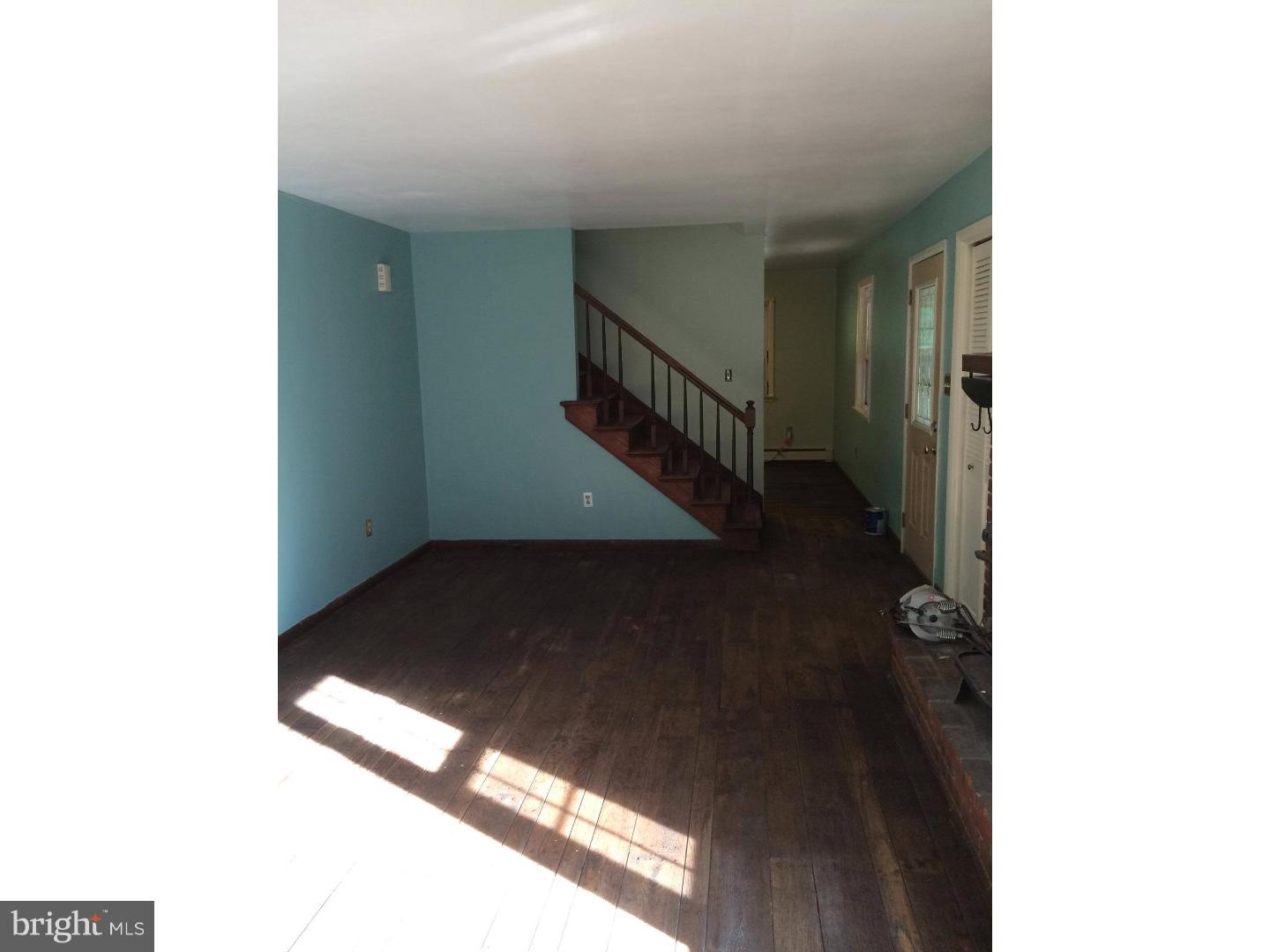 216 Old State Road Boyertown, PA 19512 - Photo 6 of 19 Living Room