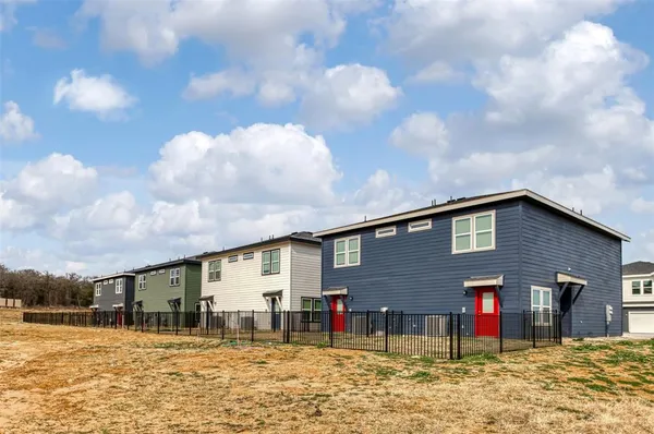 $1,895 | 3501 East Renfro Street, Unit 605, Burleson, TX 76028