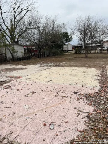 $50,000 | 549 South Camp Street, Uvalde, TX 78801