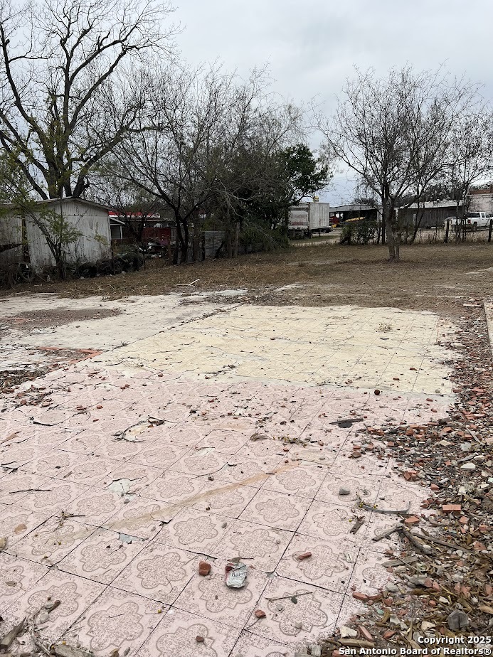 549 South Camp Street Uvalde, TX 78801 - Photo 4 of 4