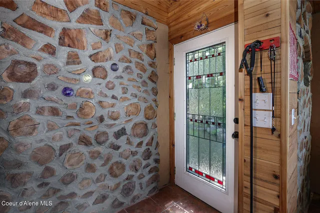 $625,000 | 812 Pine Cove Road, Clark Fork, ID 83811